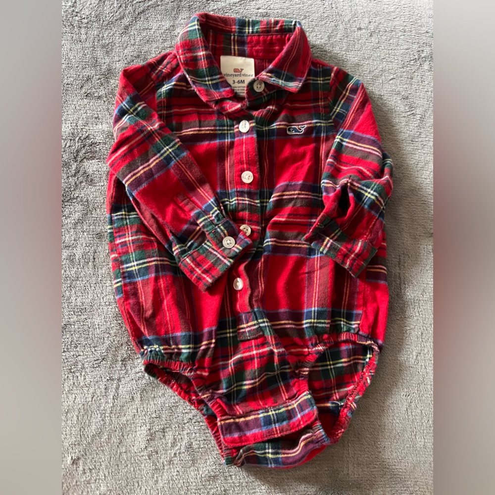 EUC Vineyard Vines Plaid Button Down Onsie 3-6 months